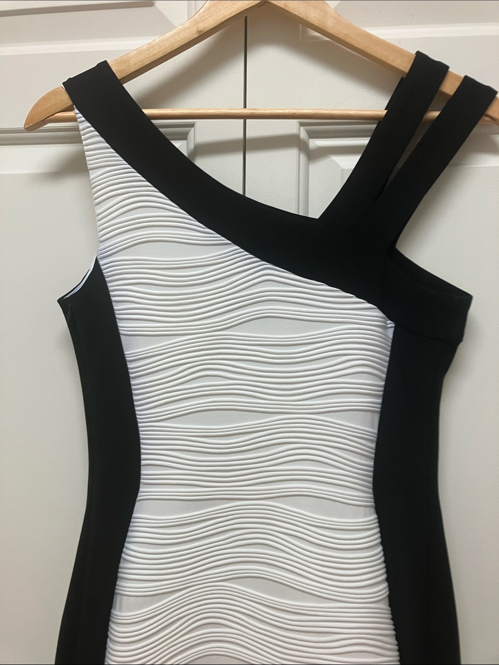 Joseph Ribkoff Black & White asymmetrical Textured Sheath Dress with stretch, 6 - Picture 5 of 9